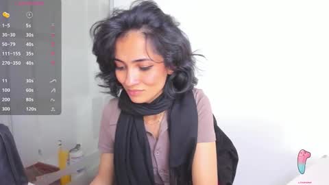 Sara online show from December 2025 07:11:01 PM