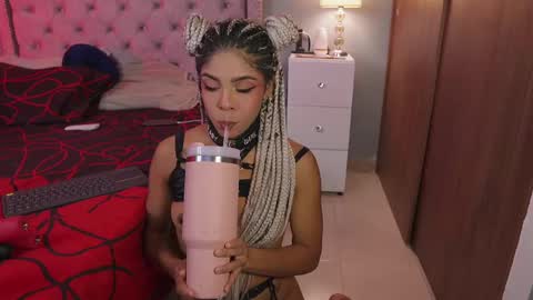 HANNA  online show from February 2025 01:32:01 AM