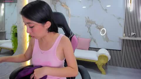 Hanna online show from November 2025 06:24:02 PM