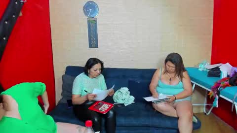 Hanna online show from November 2025 01:38:01 AM