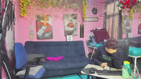 Snapshot of hanna_mature01 chatting on May 2026 12:13:02 PM Hanna online show from May 2026 12:13:02 PM