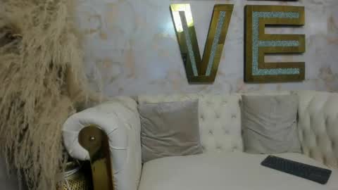 Snapshot of hanna_slut chatting on April 2026 03:02:01 AM EVA online show from April 2026 03:02:01 AM