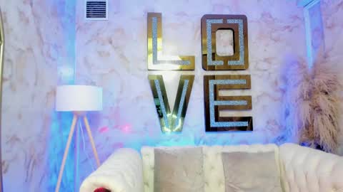 Snapshot of hanna_slut chatting on May 2026 02:19:02 AM EVA online show from May 2026 02:19:02 AM