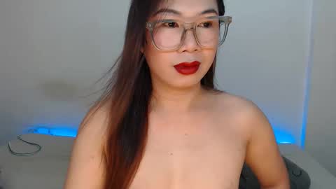 Snapshot of hannabanana_ts chatting on May 2026 05:48:01 AM Hannah online show from May 2026 05:48:01 AM