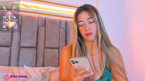 Eliana online show from September 2025 08:43:01 PM