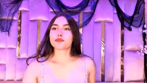 hannacollins_2 online show from November 2025 01:33:02 PM