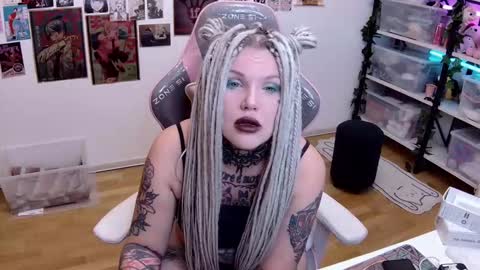 Hannah online show from October 2025 11:27:01 PM