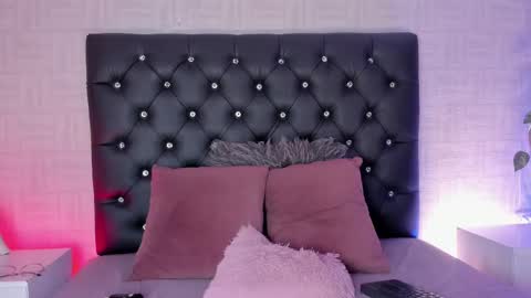 Hannah online show from February 2025 06:54:01 AM