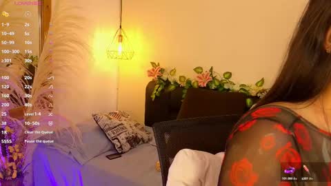 Hannah Williams online show from September 2025 07:03:01 PM