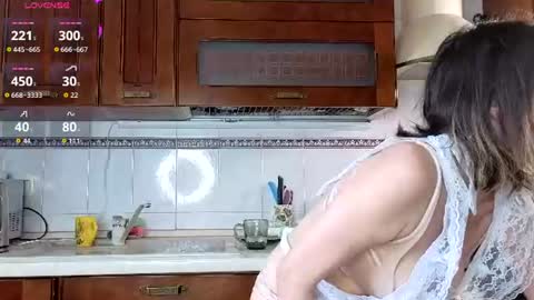 Snapshot of hannahflora chatting on June 2026 07:32:02 AM Hannah online show from June 2026 07:32:02 AM