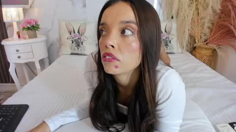Snapshot of hannahill69 chatting on May 2026 05:12:02 AM Hannahill69 online show from May 2026 05:12:02 AM