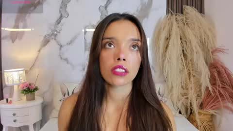 Snapshot of hannahill69 chatting on May 2026 04:53:01 AM Hannahill69 online show from May 2026 04:53:01 AM