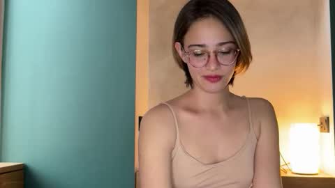 hannahinto online show from March 2026 12:20:01 PM