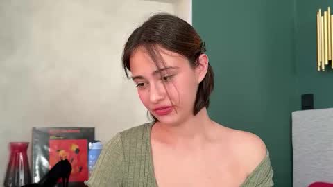 hannahinto online show from April 2026 01:41:01 PM