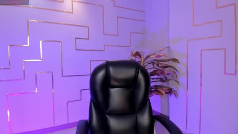 HANNAH J online show from September 2025 05:45:01 PM