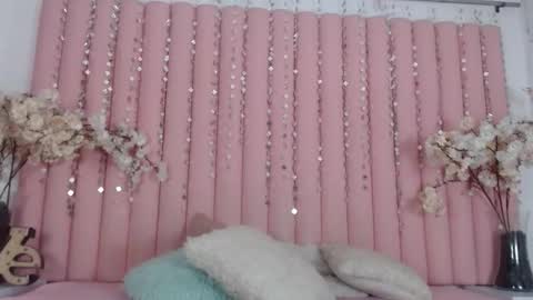 Hanna Venza online show from December 2025 12:45:01 PM