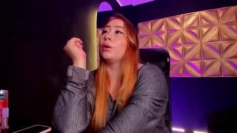 hannamartinn_ online show from September 2025 03:35:01 PM