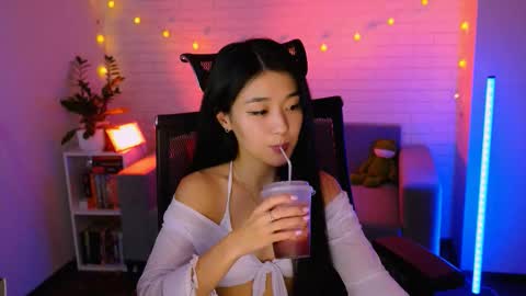 hannarosie online show from November 2025 08:07:01 PM