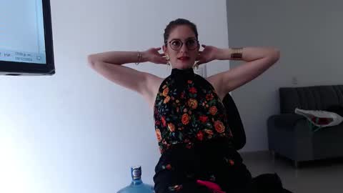 Snapshot of hanny_333 chatting on December 2024 05:50:02 PM hanny_333 online show from December 2024 05:50:02 PM