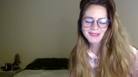 Snapshot of hanny_333 chatting on January 2025 09:24:01 AM hanny_333 online show from January 2025 09:24:01 AM