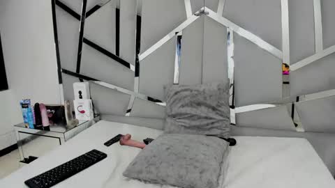 hanny_watson online show from February 2025 04:23:02 PM