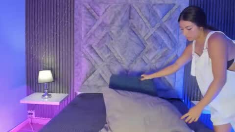 hannyk_ online show from January 2026 11:36:01 AM