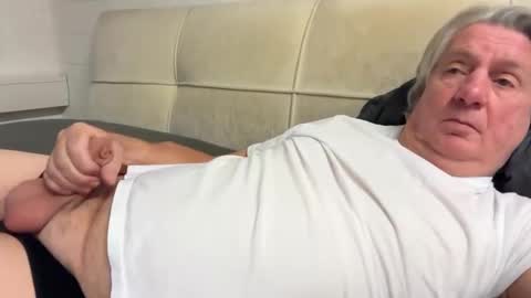 Snapshot of hans66760 chatting on December 2024 09:34:02 PM hans66760 online show from December 2024 09:34:02 PM