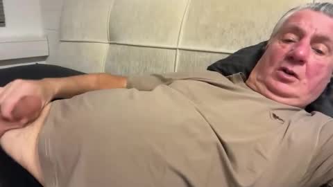 hans66760 online show from October 2025 06:28:02 PM