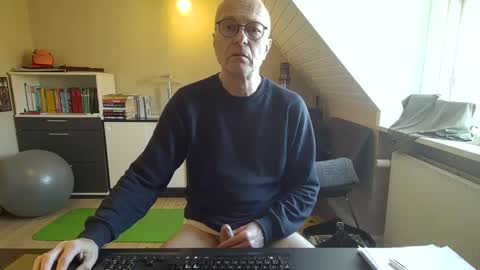 Snapshot of hanse_1 chatting on February 2025 11:55:01 AM Hanse online show from February 2025 11:55:01 AM