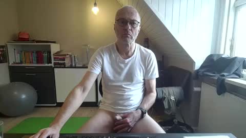 Snapshot of hanse_1 chatting on February 2025 01:39:01 PM Hanse online show from February 2025 01:39:01 PM