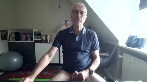 Snapshot of hanse_1 chatting on July 2026 11:38:02 AM Hanse online show from July 2026 11:38:02 AM