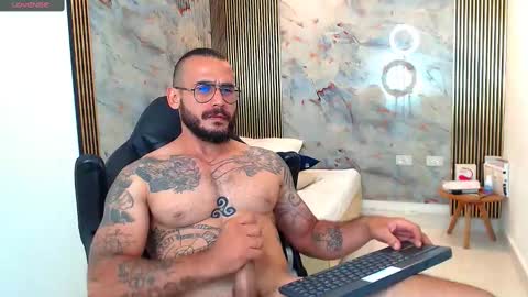 hanz_col online show from February 2025 11:25:02 PM