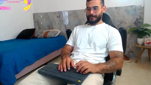 hanz_col online show from November 2025 12:15:01 PM