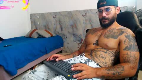 hanz_col online show from November 2025 10:37:01 AM