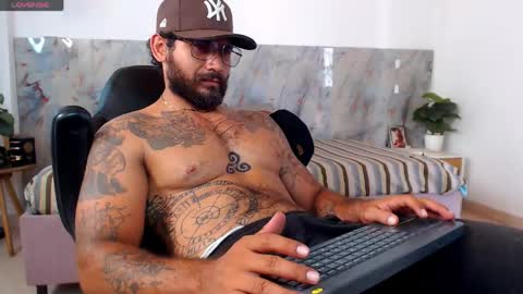 Snapshot of hanz_col chatting on April 2026 04:23:02 PM hanz_col online show from April 2026 04:23:02 PM