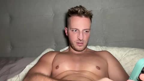 Snapshot of hanzlagerfelt chatting on October 2025 11:16:02 PM hanzlagerfelt online show from October 2025 11:16:02 PM