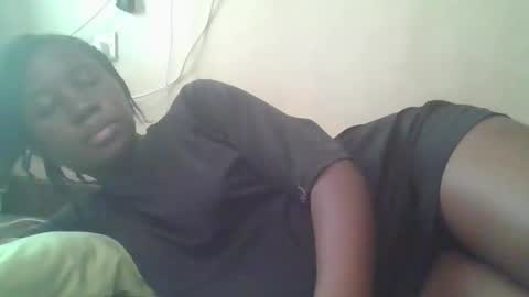 happy_dimple online show from September 2025 12:18:01 PM