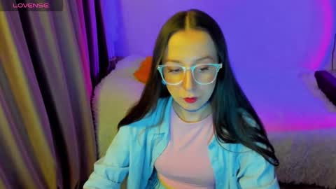 Stephanie online show from March 2026 04:01:01 PM