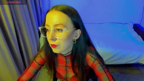 Snapshot of happystephanie chatting on May 2026 07:33:01 PM Stephanie online show from May 2026 07:33:01 PM