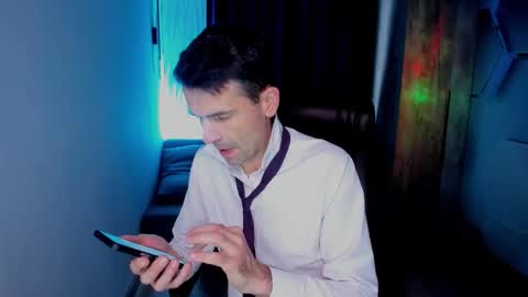 Steve online show from October 2025 12:01:02 PM