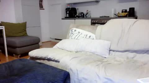 Chris online show from November 2025 07:12:02 PM