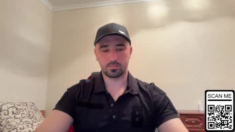 Snapshot of hard_to_obey chatting on April 2026 11:41:01 AM Vadim online show from April 2026 11:41:01 AM