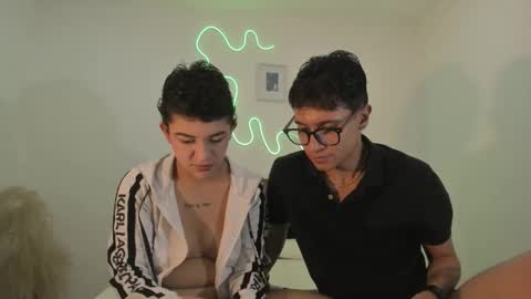 Snapshot of hardcoreheat_ind chatting on March 2026 01:07:02 AM kade and demi independent models online show from March 2026 01:07:02 AM