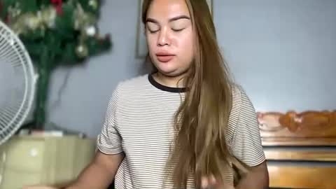 Snapshot of hardfucking_kelly chatting on February 2025 12:43:02 AM jessabelle online show from February 2025 12:43:02 AM