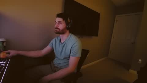 Tom online show from December 2024 10:12:01 PM