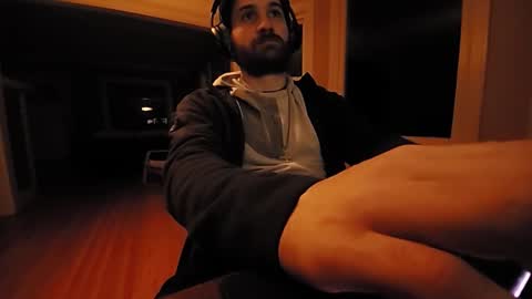 Tom online show from October 2025 12:00:02 PM