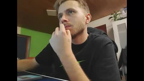 Snapshot of hardtechno_xxx chatting on December 2024 07:35:01 AM hardtechno_xxx online show from December 2024 07:35:01 AM