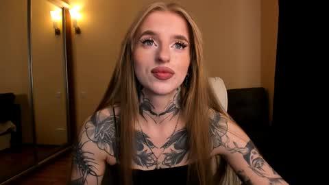 Snapshot of harley_kimm chatting on May 2026 05:05:02 AM Julia online show from May 2026 05:05:02 AM