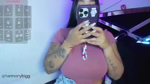 Snapshot of harmony_bigbreasts chatting on July 2026 09:06:02 PM HELP ME GET 100 THUMBS UP - INDEPENDENT MODEL online show from July 2026 09:06:02 PM