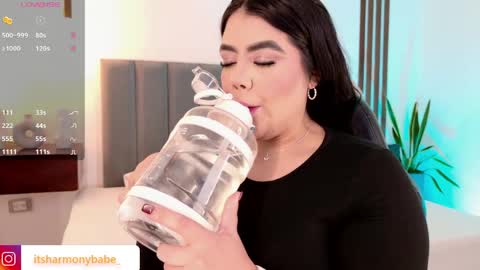 Snapshot of harmonybabe_ chatting on May 2026 09:01:02 PM Harmony online show from May 2026 09:01:02 PM